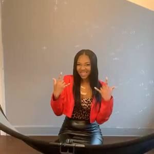 Meet your Posher, Veronica